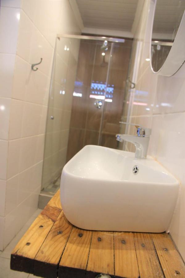 Nini'S Guest Units Hotel Bloemfontein Buitenkant foto