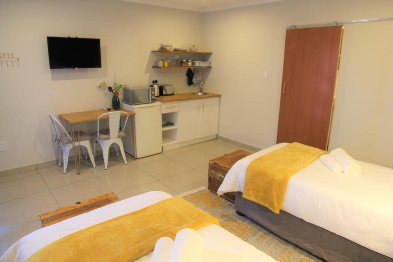 Nini'S Guest Units Hotel Bloemfontein Buitenkant foto